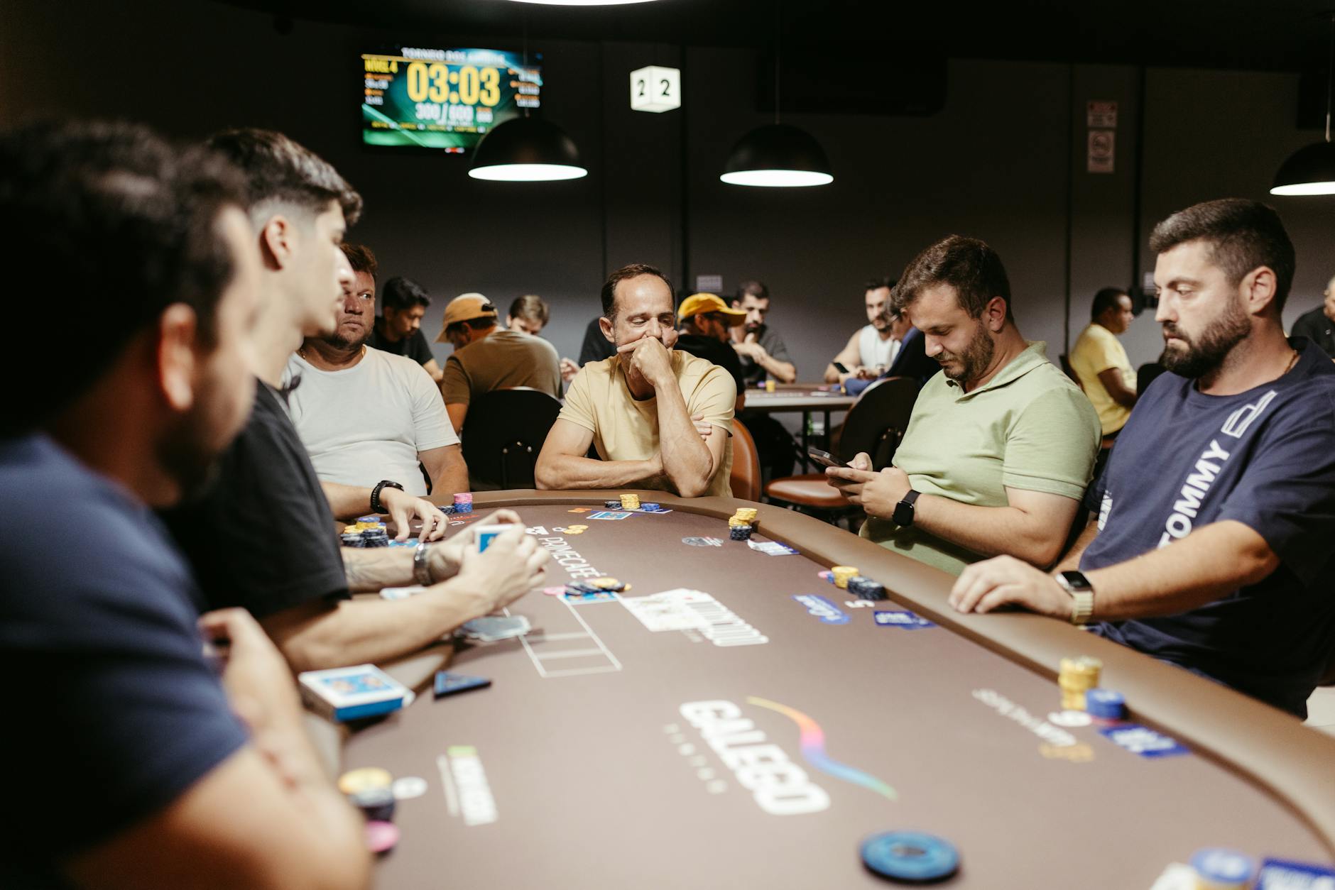 Cách nhận biết cầu đẹp Baccarat: cùng tìm hiểu nhé 3 Quan sát bảng lịch sử là bước đầu để nhận ra bàn đang chạy bệt, xen kẽ hay theo cặp.